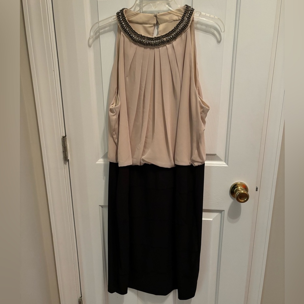 Holiday dress with jewel neckline women's 18 FLAWS